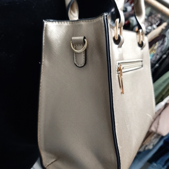 Purse - Picture 4 of 7